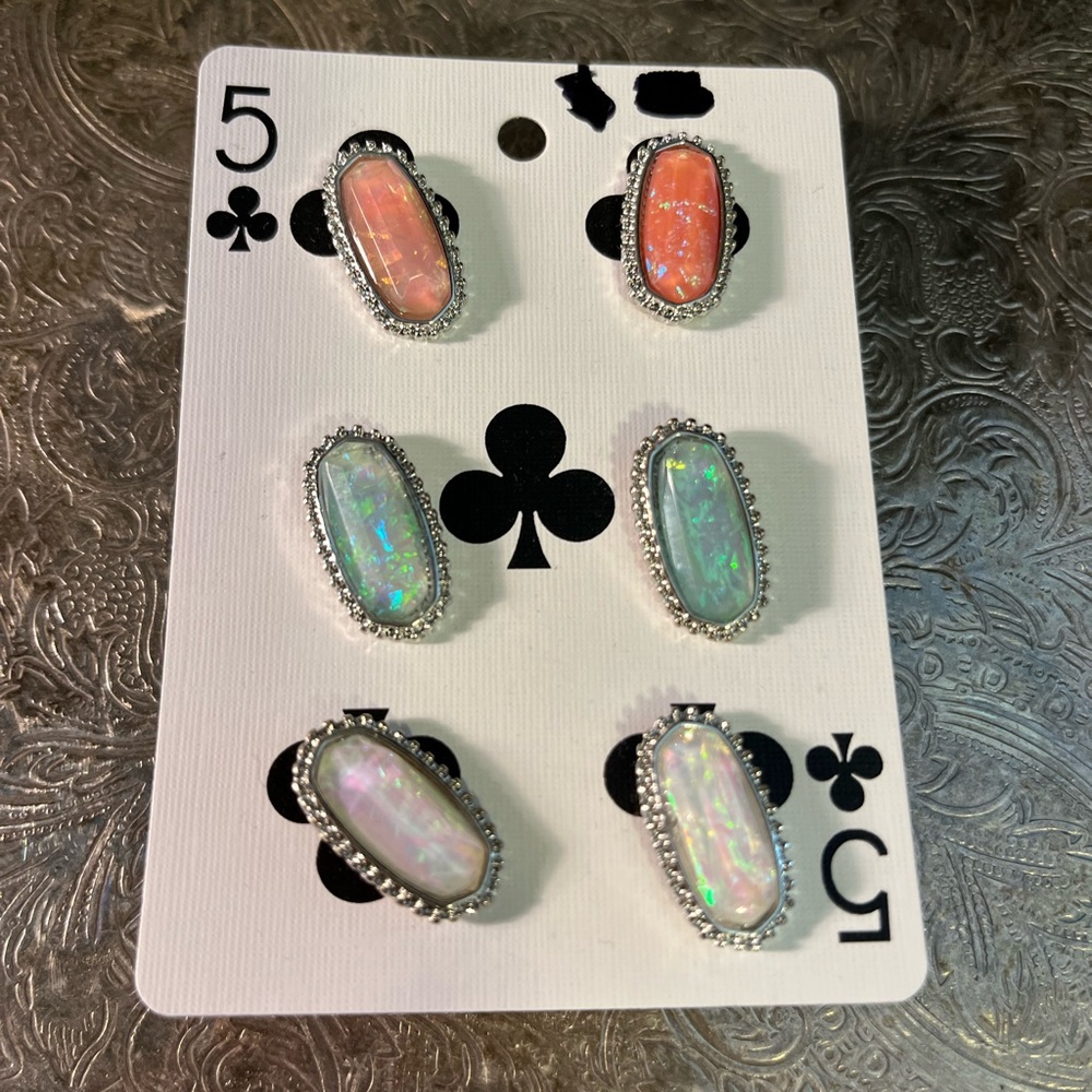 Pearl stud set